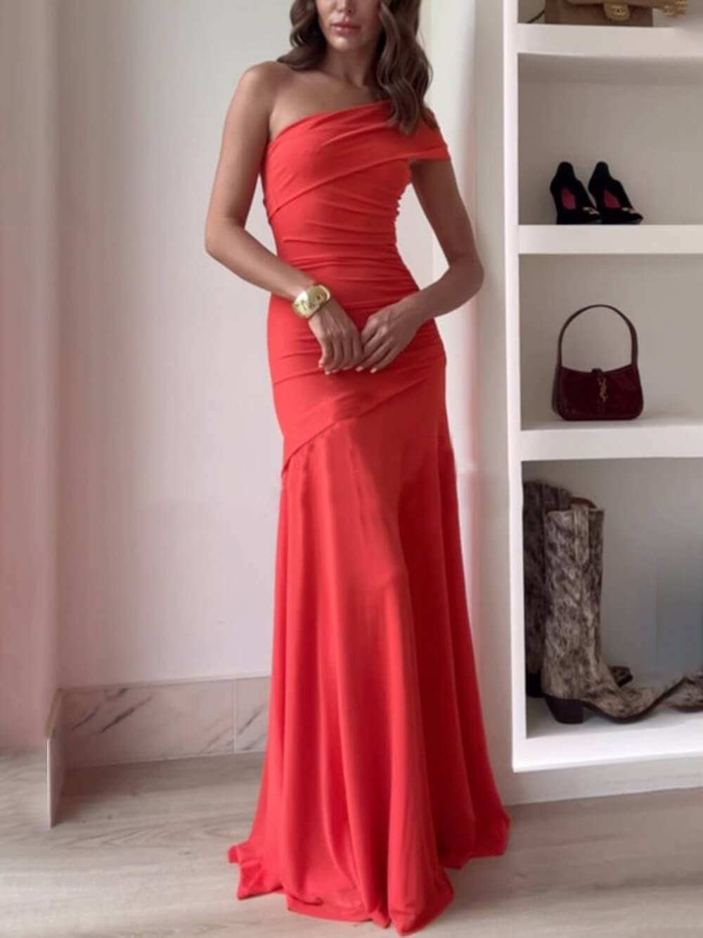 Elegancia sin esfuerzo Vestido maxi de malla con hombros descubiertos, fruncido y elástico