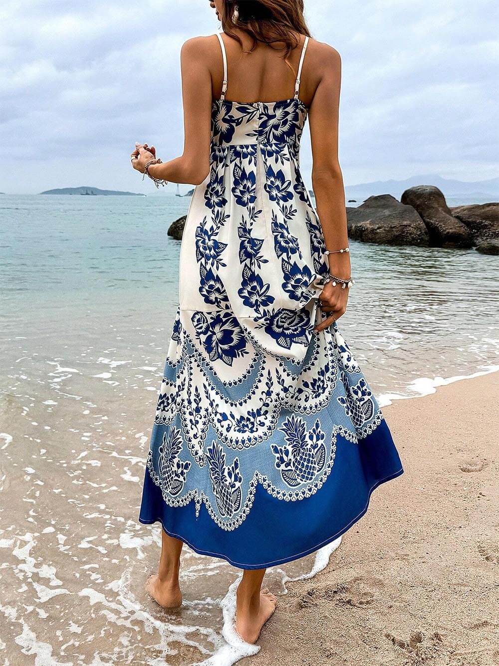 Vestido midi holgado con estampado floral étnico y espalda fruncida