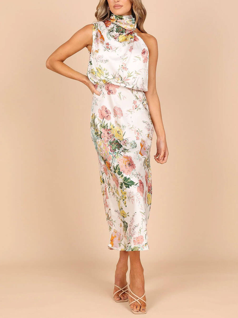 Vestido maxi floral con cuello halter y cintura elástica