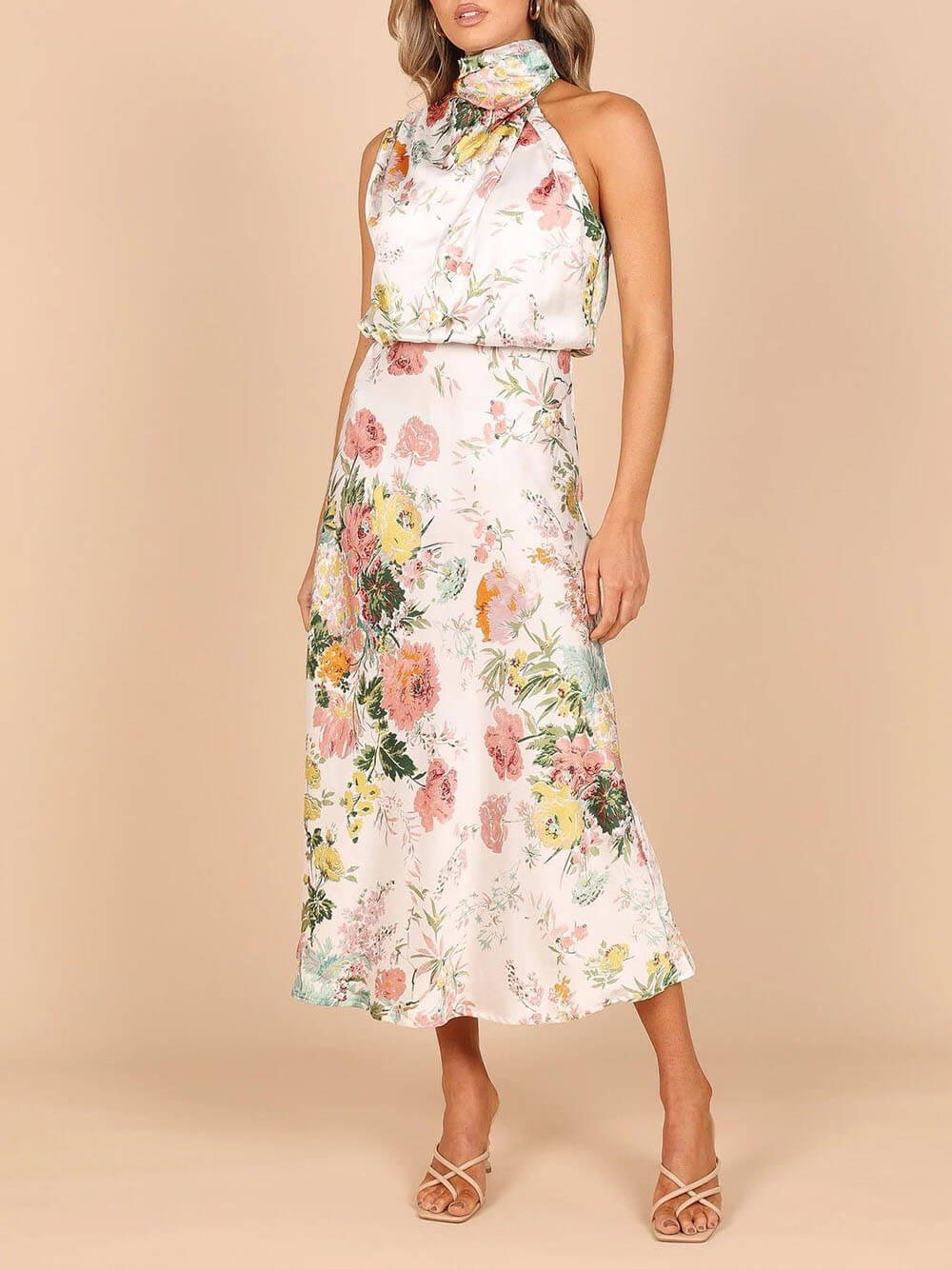 Vestido maxi floral con cuello halter y cintura elástica
