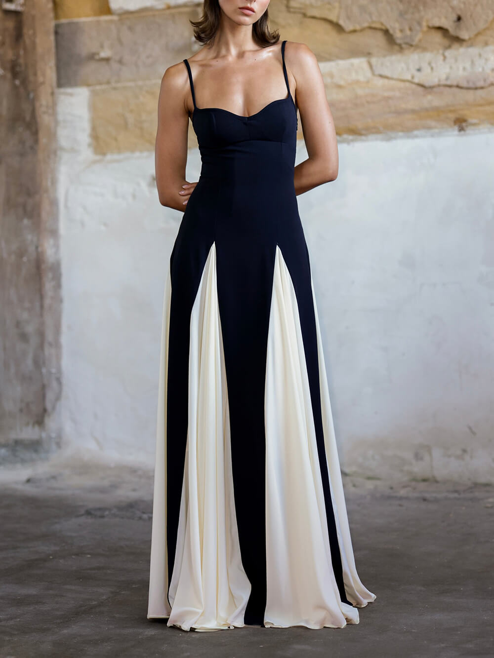 Vestido maxi de tul con paneles, de corte en A, tipo slip