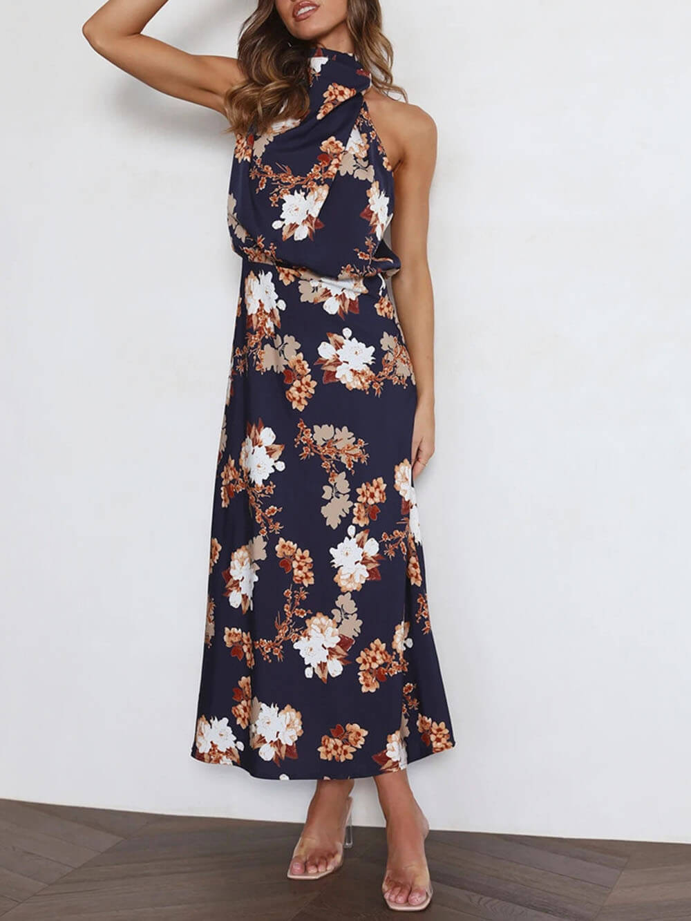 Vestido maxi floral con cuello halter y cintura elástica