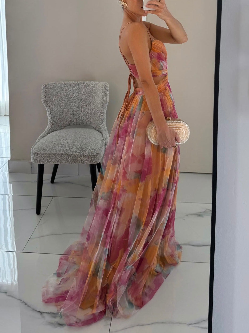 Vestido maxi A-line elegante con escote en V y estampado floral pintado