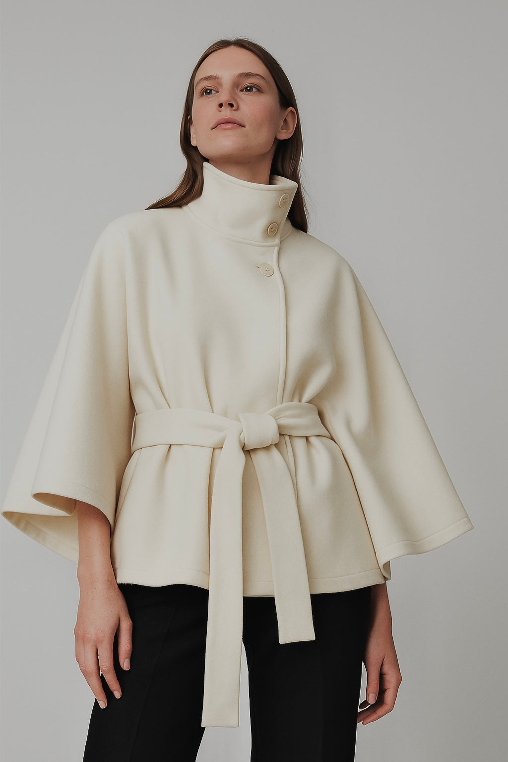 Chloe | Chaqueta de capa con cuello alto y cinturón