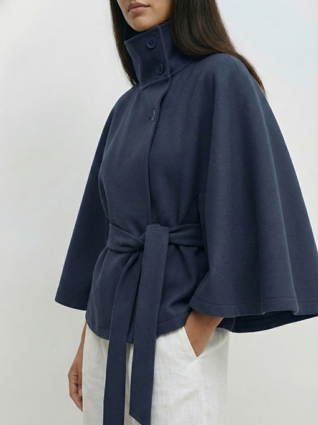 Chloe | Chaqueta de capa con cuello alto y cinturón
