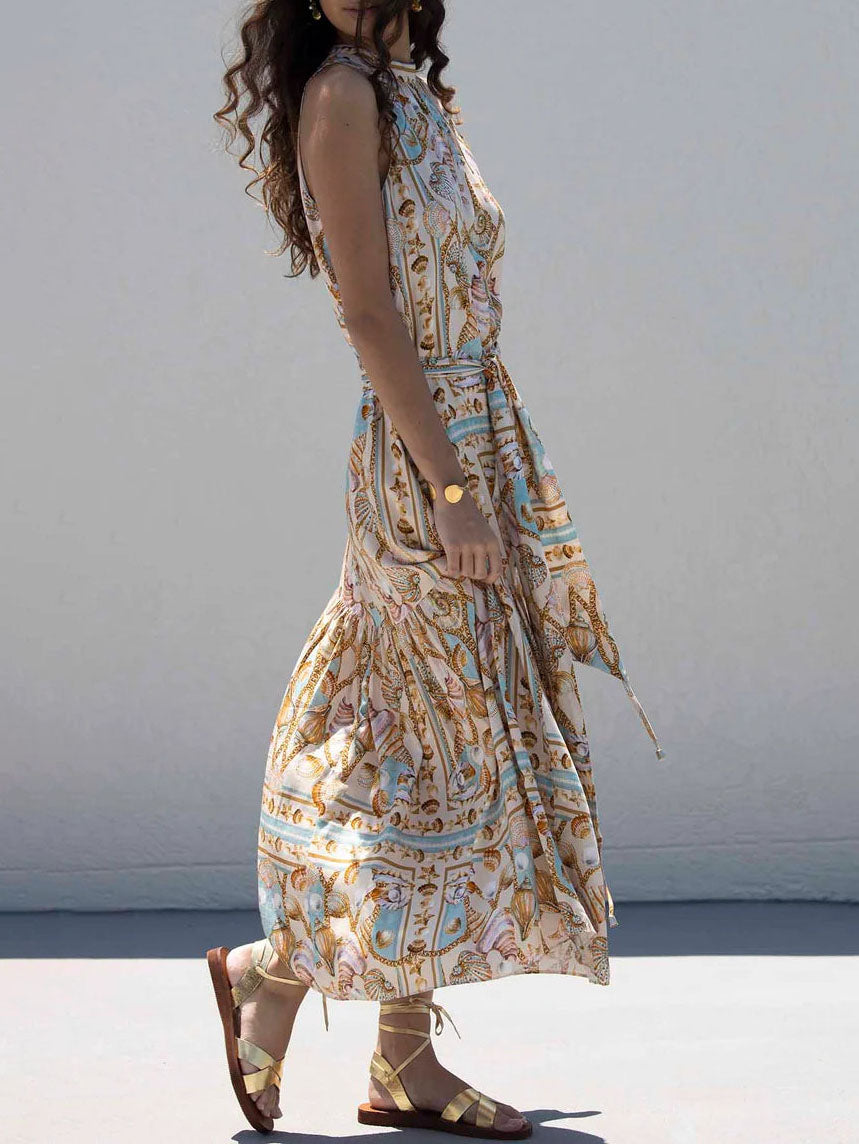 Exquisito vestido maxi de satén con estampado de tesoro oceánico